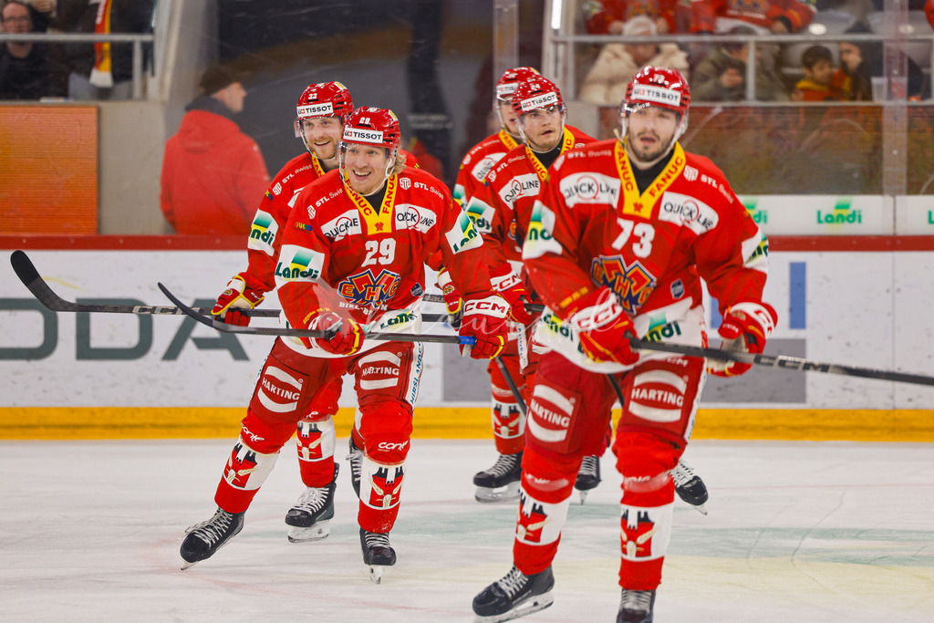 EHCB vs HCAP 20260115_wb-4383 | Sportbilder, Sportfotograf, Hochzeits- und Eventfotografin, Flugshows, Portraits und Tiershooting, Aviation, Downhill, Nationalleague, Swissleague, International