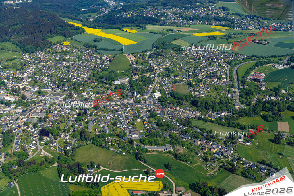 Die Luftaufnahme Neustädtel - Schneeberg wurde 2022 vom Flugzeug aus (keine Drohne) erstellt. Hohe Auflösung -für große Poster und Wandbilder geeignet - Garantiert!