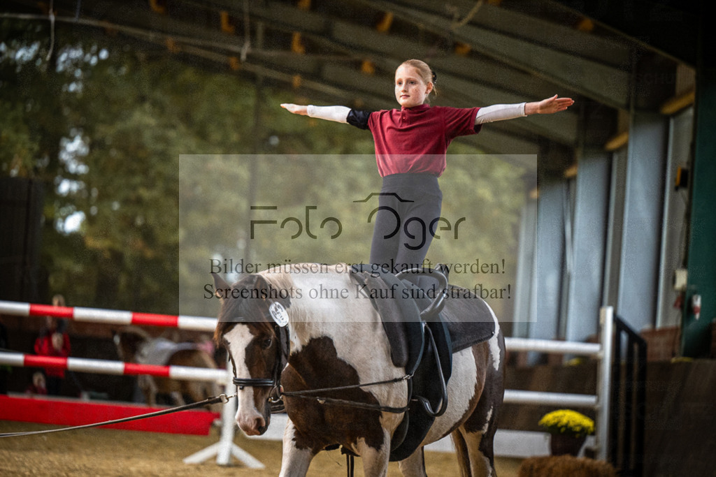 DOS_0056 | Entdecke hochwertige Reitturnierfotos von Foto Oger. Professionell, emotional und authentisch – jetzt Lieblingsmomente im Shop bestellen.Deutschlandweite Turnierfotografie. - Realisiert mit Pictrs.com