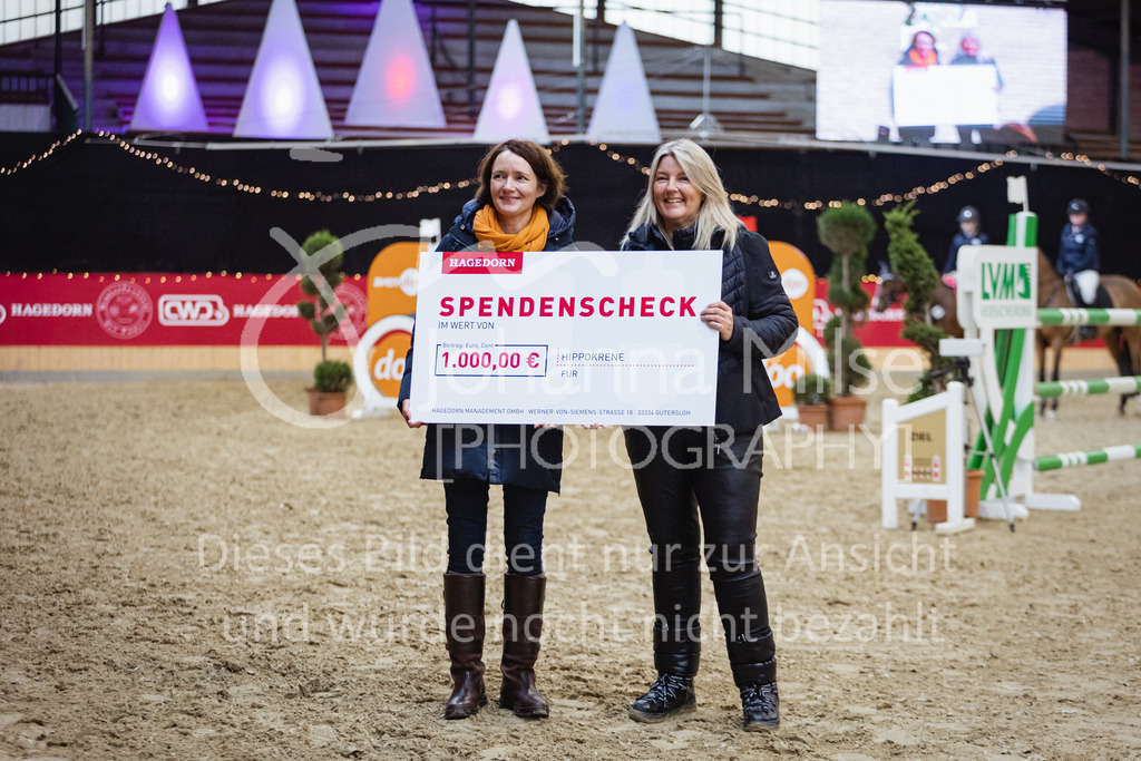 221127_Winterfestival_L-Spr_HPTTY-317 | Deine schönsten Turniermomente als professionelle Fotos! Entdecke hochwertige Pferdesport-Fotografie im Online-Shop. Jetzt Fotos finden & bestellen!