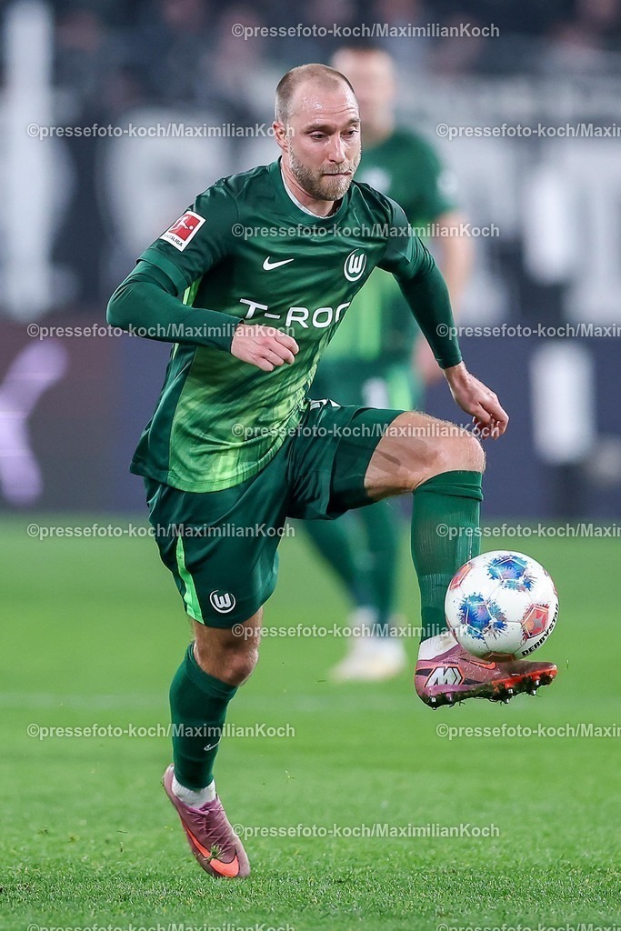 BMG13122502170 | 13.12.2025, Fußball, Borussia Mönchengladbach - VfL Wolfsburg, 1. Fußball Bundesliga, 14.Spieltag, Borussia-Park, Saison 2025 2026: Christian Eriksen&nbsp;(VfL Wolfsburg #24)  DFB regulations prohibit any use of photographs as image sequences and or quasi-video.