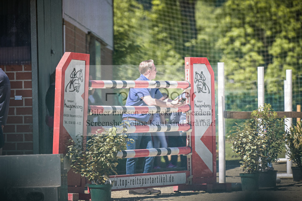 DOS_8616 | Entdecke hochwertige Reitturnierfotos von Foto Oger. Professionell, emotional und authentisch – jetzt Lieblingsmomente im Shop bestellen.Deutschlandweite Turnierfotografie. - Realisiert mit Pictrs.com