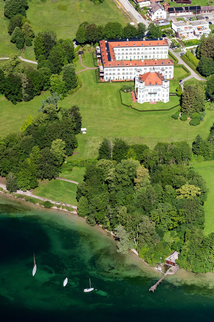dr__0053480.jpg | PöCKING 12.06.2020 Palais des Schloss Possenhofen in Pöcking im Bundesland Bayern, Deutschland. // Palace Possenhofen in Poecking in the state Bavaria, Germany. Foto: Daniel Reiter