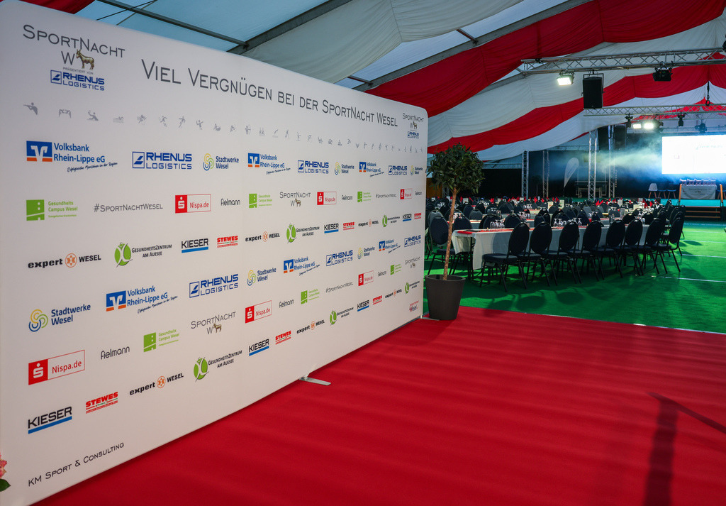 top-top.de250214-001 | Die 3. Weseler SportNacht, die große Sportgala mit Ehrungen der Weseler Sportler des Jahres 2024 findet am Freitag, den 14.02.2025 im Festzelt an der Rheinpromenade statt.Foto: Erwin Pottgiesser