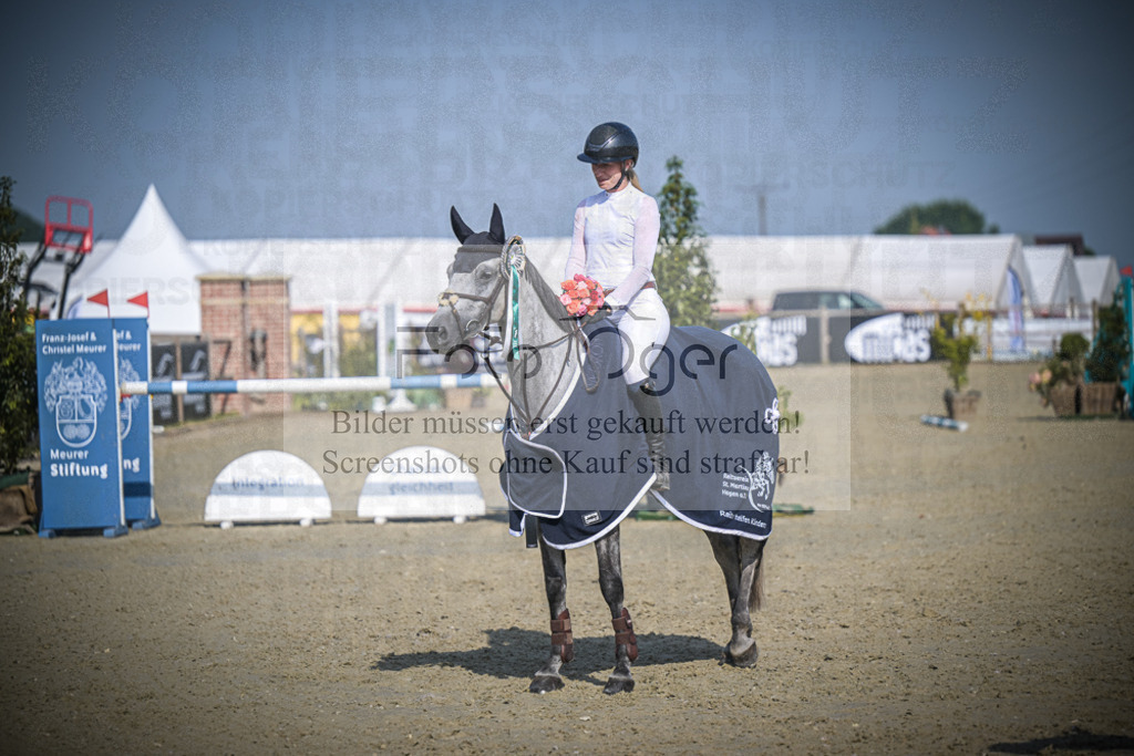 DOS_0085 | Entdecke hochwertige Reitturnierfotos von Foto Oger. Professionell, emotional und authentisch – jetzt Lieblingsmomente im Shop bestellen.Deutschlandweite Turnierfotografie. - Realisiert mit Pictrs.com