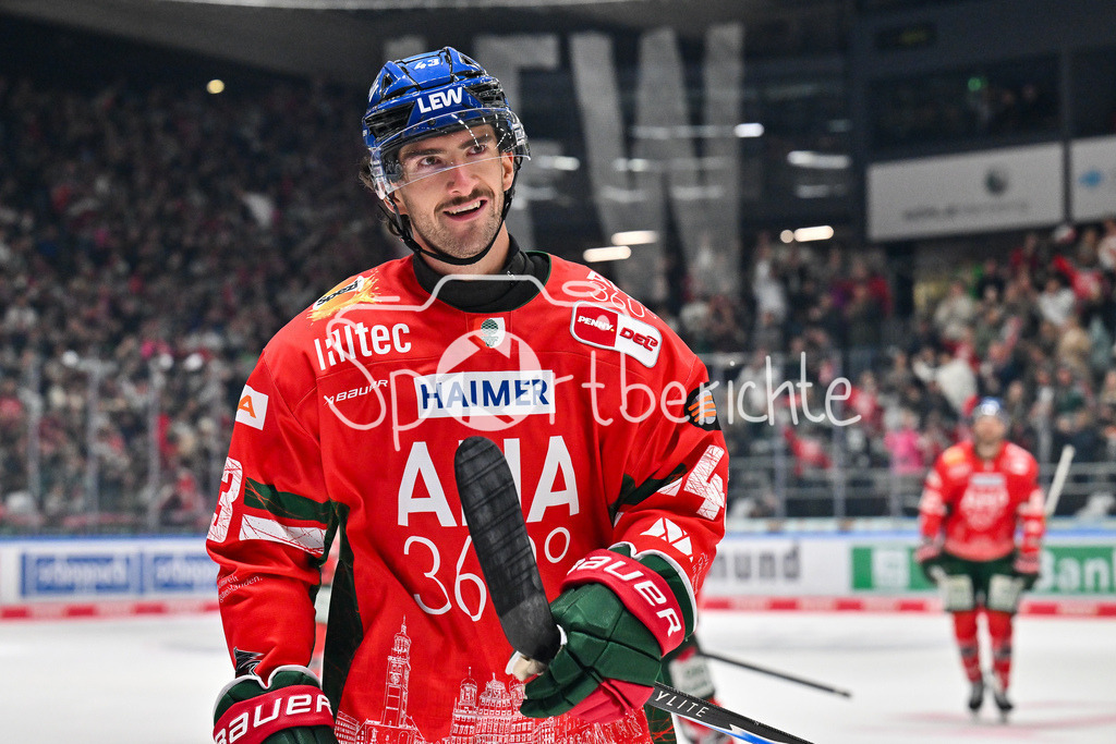 Augsburger Panther - Adler Mannheim | Jubel der Panther nach dem Treffer zum 2-0 durch Leon VAN DER LINDE (Augsbuerger Panther #43) / Tor / Torschuetze / Freude / Happy / DEL: Augsburger Panther - Adler Mannheim; Curt Frenzel Stadion am 14.09.2025