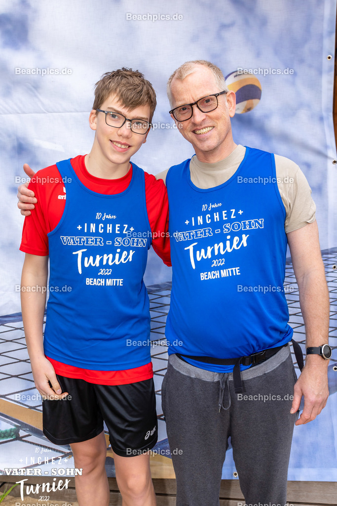 2022-00063164-Vater-Sohn-Turnier-Teamfotos-2 | 26.05.2022; Berlin Foto: Gerold Rebsch - www.beachpics.de