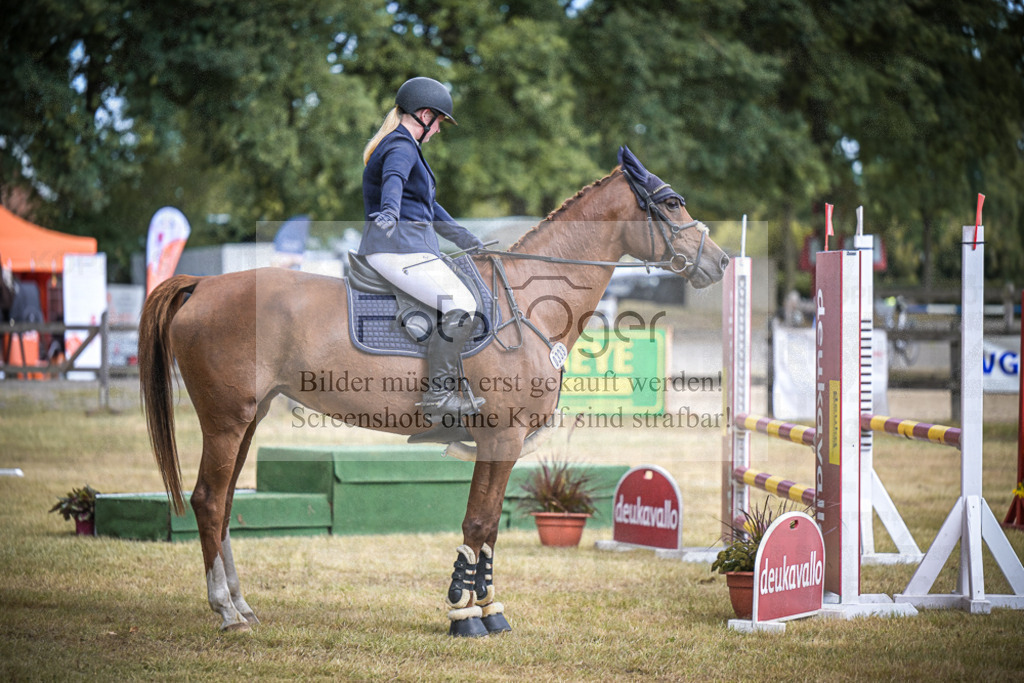 DOS_0090 | Entdecke hochwertige Reitturnierfotos von Foto Oger. Professionell, emotional und authentisch – jetzt Lieblingsmomente im Shop bestellen.Deutschlandweite Turnierfotografie. - Realisiert mit Pictrs.com