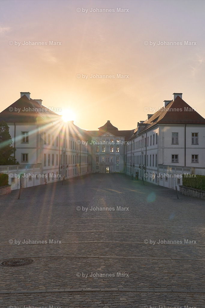 Sonnenstern am Schloss Hirschberg | Professionelle Landschaftsfotografie, Inneneinrichtung, Kunst für Ihre Wohnung, Kanzlei, Praxis oder als Geschenk. Aussuchen und einfach liefern lassen. Raumgestaltungsberatung auf Anfrage. - Realisiert mit Pictrs.com