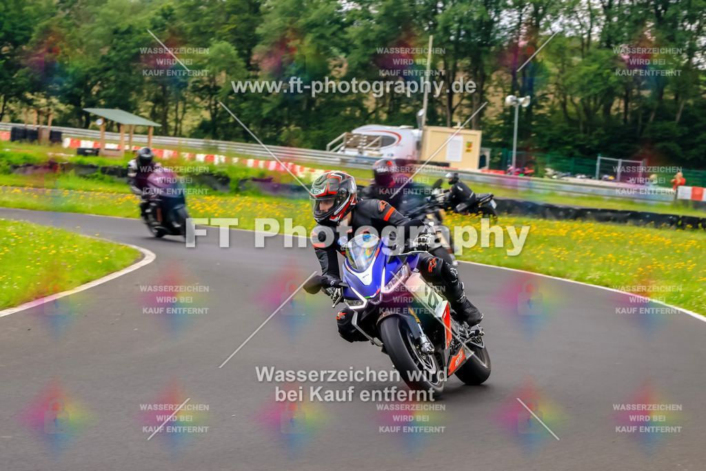 VBK-7141 | Hier findet Ihr Bilder von Touristenfahrten auf der Nürburgring Nordschleife oder von anderen Veranstaltungen die ich besucht habe. Viel Spass beim Durch Schauen 