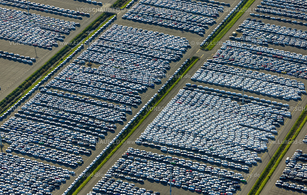 Emden251104737 | Luftbild, PKW Logistik, Volkswagenwerk PKW Parkplatz, Formen und Farben, Larrelt, Emden, Norddeutschland, Ostfriesland, Niedersachsen, Deutschland