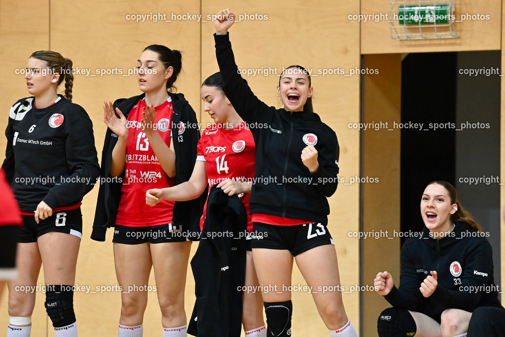 SC Ferlach Damen vs. WAT Atzgersdorf 18.5.2023 | #33 MOMCILOVIC Iva, #23 MUSTEDANAGIC Ines, #14 MUSTEDANAGIC Sara, #13 BARNJAK Karla, #6 COSIC Anabel, Spielerbank WAT Atzgersdorf
