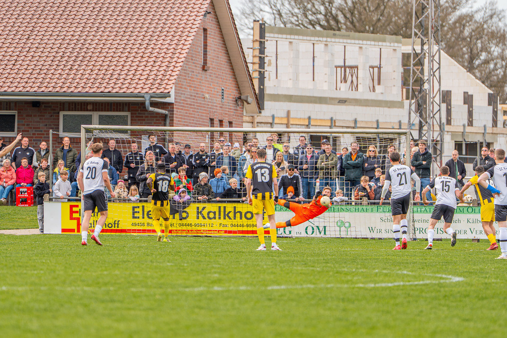 Fußball I Herren I Saison 2025-2026 I Kreisliga VEC I 22. Spieltag I SC SW Bakum - SV Falke Steinfeld I 23528 | jns.sportfotos - Realisiert mit Pictrs.com