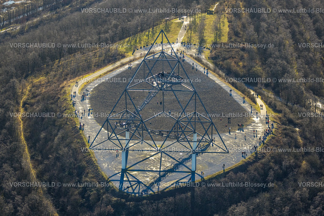 Bottrop240107345 | Luftbild, Tetraeder Skulptur, Aussichtsterrasse in Form einer dreiseitigen Pyramide, Sehenswürdigkeit auf der Halde Beckstraße, Batenbrock-Nord, Bottrop, Ruhrgebiet, Nordrhein-Westfalen, Deutschland