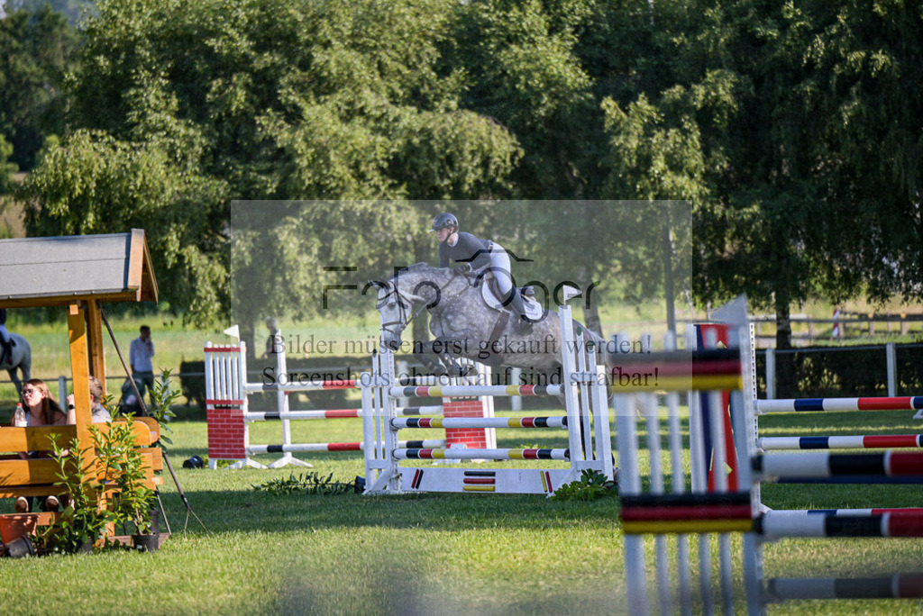 Reitturnier Voxtrup | Entdecke hochwertige Reitturnierfotos von Foto Oger. Professionell, emotional und authentisch – jetzt Lieblingsmomente im Shop bestellen.Deutschlandweite Turnierfotografie. - Realisiert mit Pictrs.com