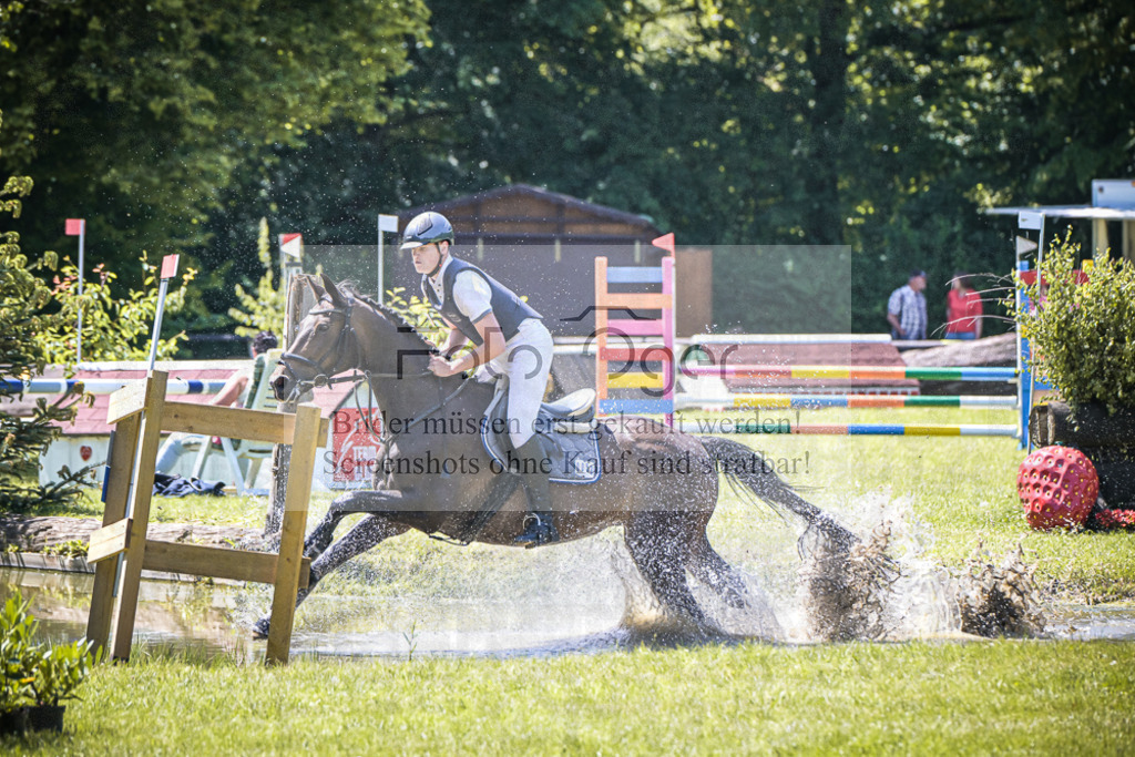 DOS_6357 | Entdecke hochwertige Reitturnierfotos von Foto Oger. Professionell, emotional und authentisch – jetzt Lieblingsmomente im Shop bestellen.Deutschlandweite Turnierfotografie. - Realisiert mit Pictrs.com