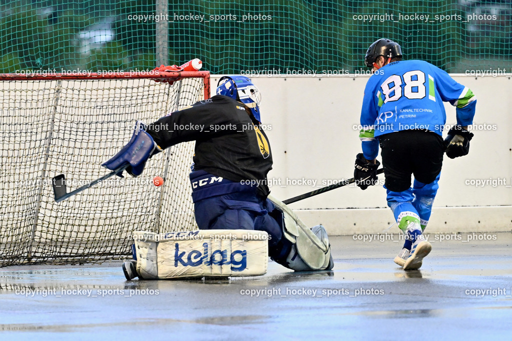 VAS Ballhockey Villach vs. ASKÖ Villach Ballhockey | Tor ASKÖ Villach, #70 Moser Lukas, #88 Ahammer Benjamin, VAS Ballhockey Villach vs. ASKÖ Villach Ballhockey, VAS Ballhockey Villach vs. ASKÖ Villach Ballhockey am 28.05.2025 in Villach (Alpen Arena ), Austria, (Photo by Bernd Stefan)