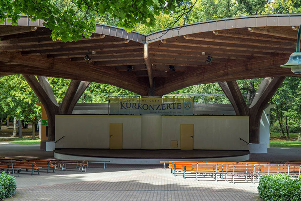 Sächsische Bläserphilharmonie - Bad Lausick | Entdecke über 20 Kategorien Leipzig-Motive: Foto-Downloads, hochwertige Poster, Leinwand- & Fine-Art-Prints. Jetzt Lieblingsfoto im Bildlexikon Leipzig Shop bestellen!