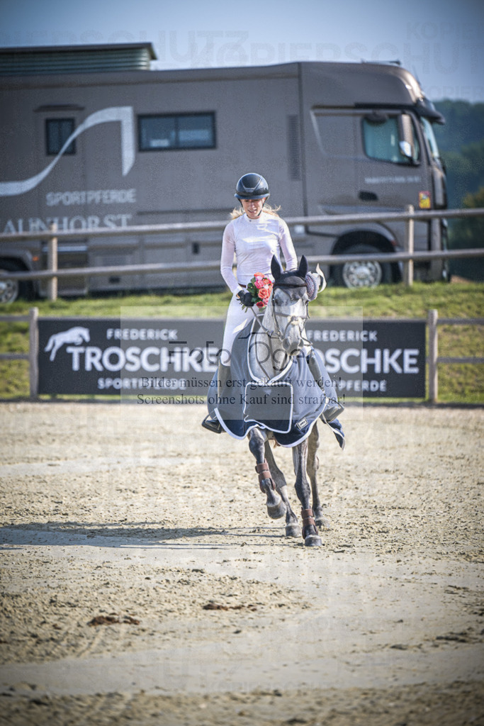 DOS_0123 | Entdecke hochwertige Reitturnierfotos von Foto Oger. Professionell, emotional und authentisch – jetzt Lieblingsmomente im Shop bestellen.Deutschlandweite Turnierfotografie. - Realisiert mit Pictrs.com