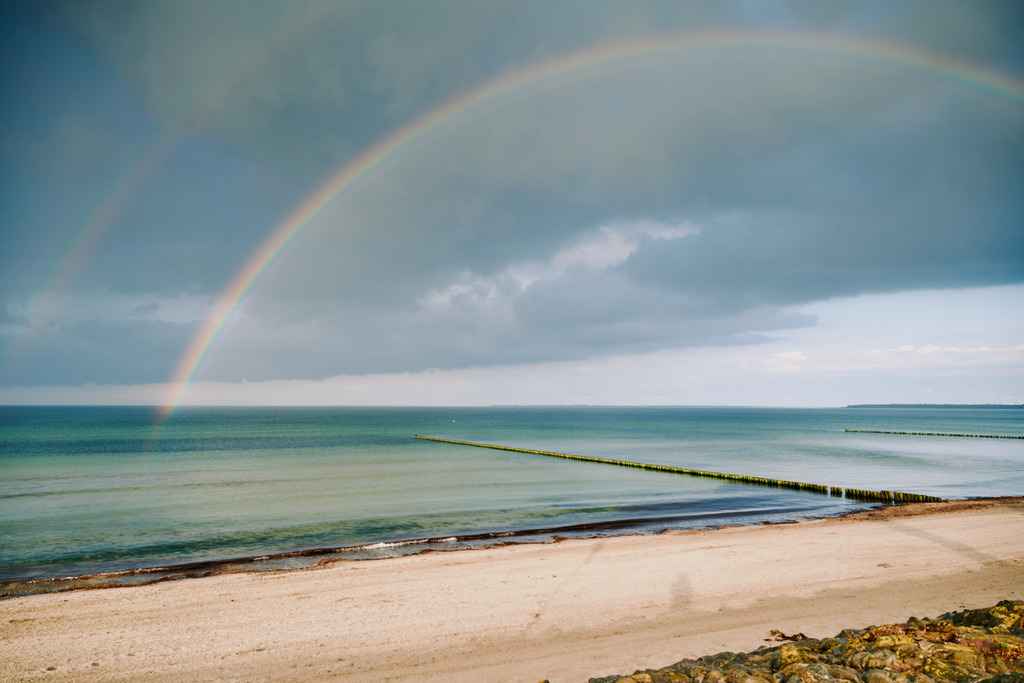 CS-240426-0511-1 | Regenbogen bei Redewisch in der Boltenhagener Bucht