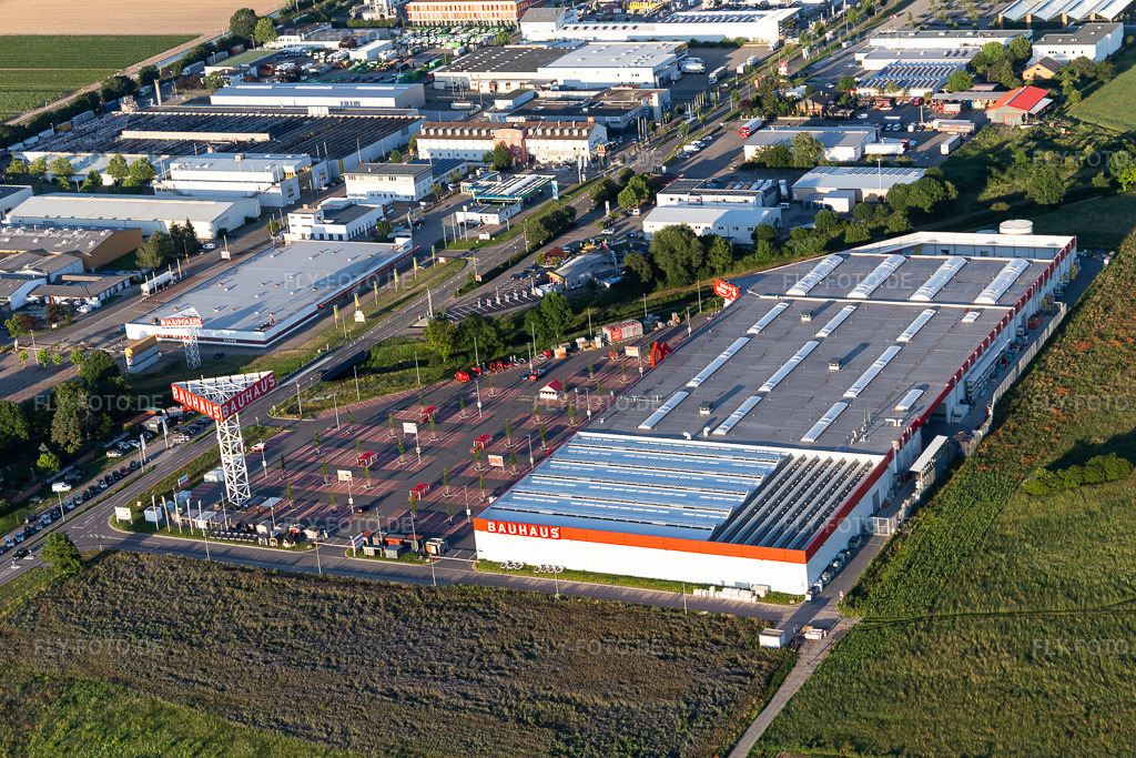 Luftbild: Baumarktes Bauhaus Bruchsal in Bruchsal im Bundesland Baden-Württemberg in Deutschland. Foto: IMG_115289.jpg vom 13.06.2019 durch Werner Riehm/FLY-FOTO.de