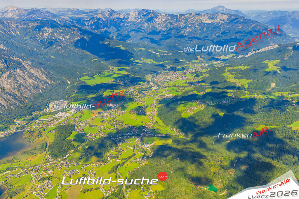 Schöne Luftaufnahme als Geschenk in St Agatha Bad Goisern am Hallstättersee - Die Luftbildaufnahme wurde 2025 vom UL-Flugzeug heraus erstellt ( keine Drohne ) - Hochauflösende Luftaufnahme -Nicht vergleichbar mit Google Maps oder Satelittenbilder- Die Geschenkidee !Mit Lizenz und Bildrechte bestellbar