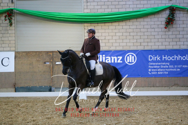 IMG_2846 | Turnierfotos kaufen im Webshop von Daniel Kuhl Photography – entdecke professionelle Reitsportfotos aus Turnieren & Events. Hochwertige Turnierbilder online bestellen & sichern. Jetzt Fotos von Reitsportturnieren kaufen!