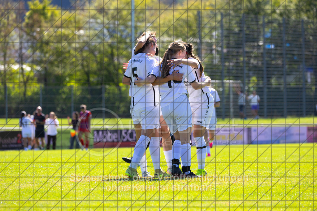 20260906_122745_0277_(c)_by_PhotoPeet | #,1.FC Donzdorf (weiß) vs. 1.FC Heidenheim 1846 (rot), Fußball, Frauen-Verbandspokal Gruppe 2, 2. Runde, Saison 2026/2027, Rasenplatz Lautertal Stadion, Süßener Straße 16, 73072 Donzdorf, 06.09.2026 - 11:00 Uhr,Foto: PhotoPeet / Sport- &amp; Eventfotografie / Peter Harich