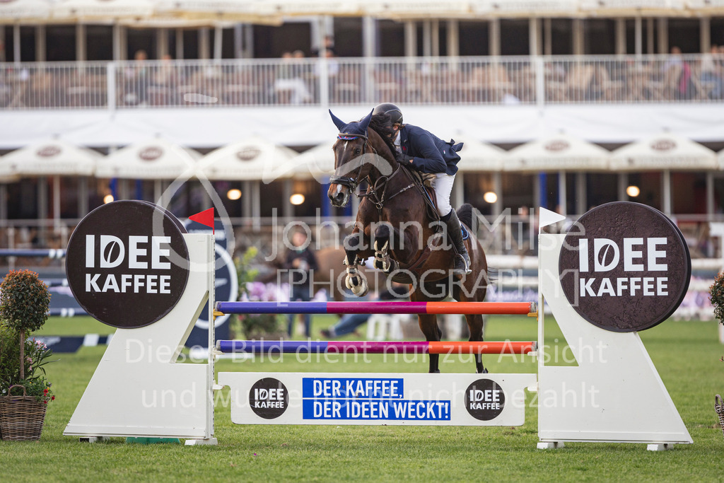 240510_Hamburg_Amateur-Small-332 | Deine schönsten Turniermomente als professionelle Fotos! Entdecke hochwertige Pferdesport-Fotografie im Online-Shop. Jetzt Fotos finden & bestellen!