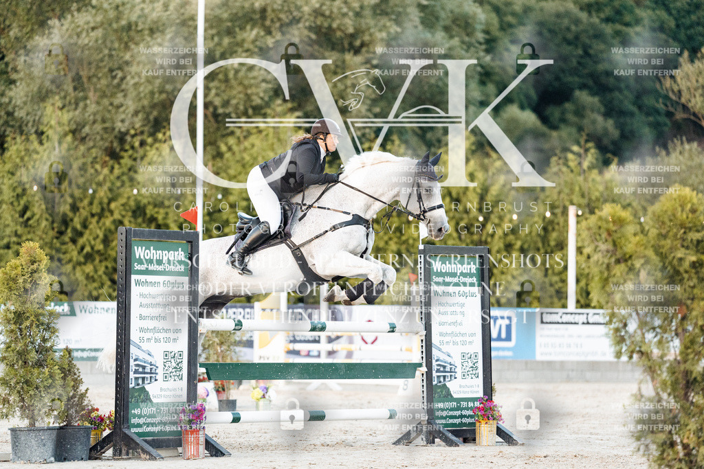 CK901523 | Turnierfotografie Pferdefotografie Trier Rheinland-Pfalz Pferdesport Reitsport Tierfotografie Sportfotografie Pferdevideo Pferdevideografie Equestrianvideography equestrianphotography  - Realisiert mit Pictrs.com