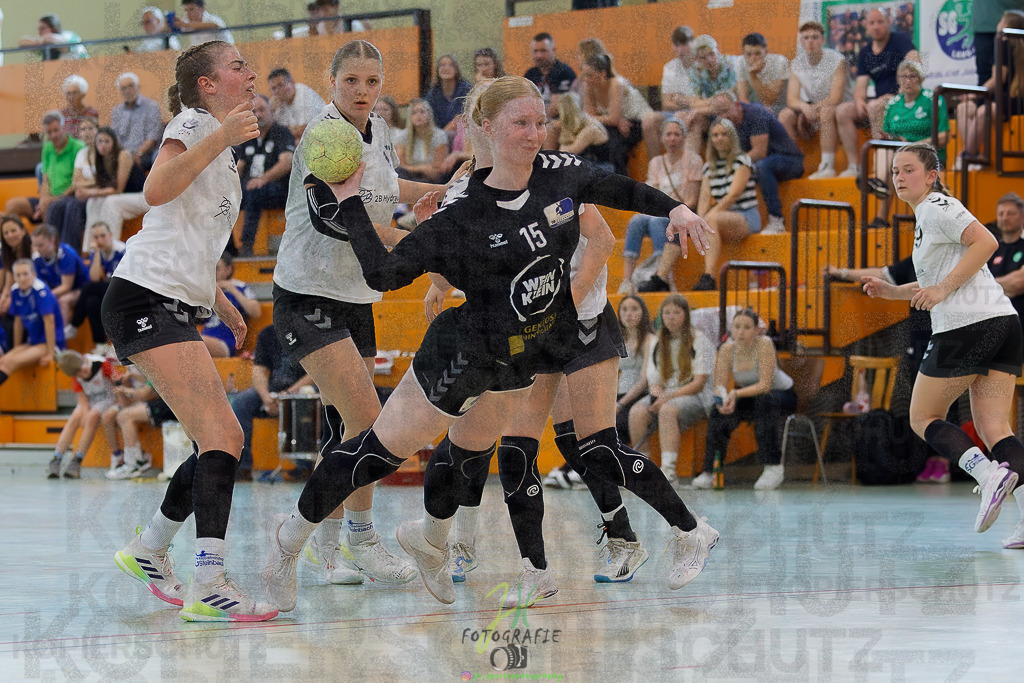 Quali-Turnier JBL wJA; SG Kappelwindeck/Steinbach - DJK SF Budenheim | Quali-Turnier JBL wJA; SG Kappelwindeck/Steinbach - DJK SF Budenheim am 31.05.2025 in Oberkleen (Weidig-Halle)Photo © 2025 - Jörg Heinrich - Realisiert mit Pictrs.com