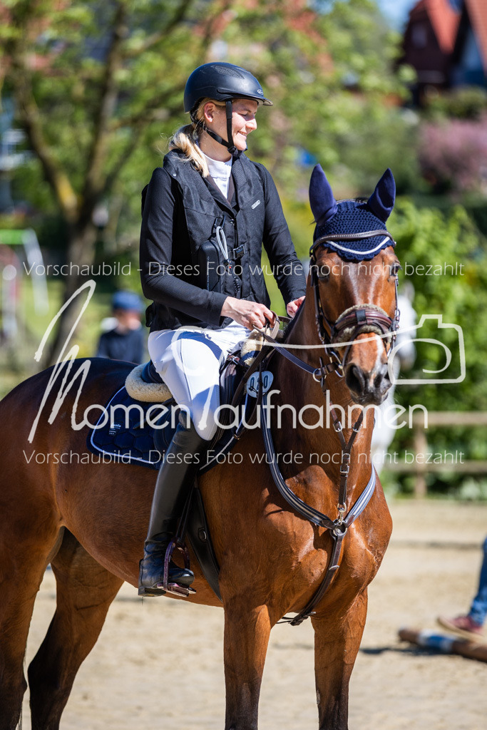 Donop24-A2Spr-187 | MomenTaufnahmen Pferdesportfotos