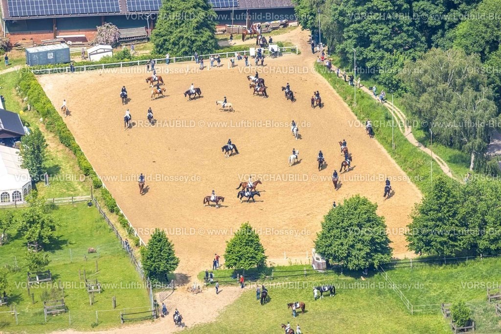Bochum220503962 | Luftbild, Veranstaltung Reitverein St. Hubertus, Youngster-Meeting ZuchtstutenPfg Fohlenschau, Börnig, Herne, Ruhrgebiet, Nordrhein-Westfalen, Deutschland