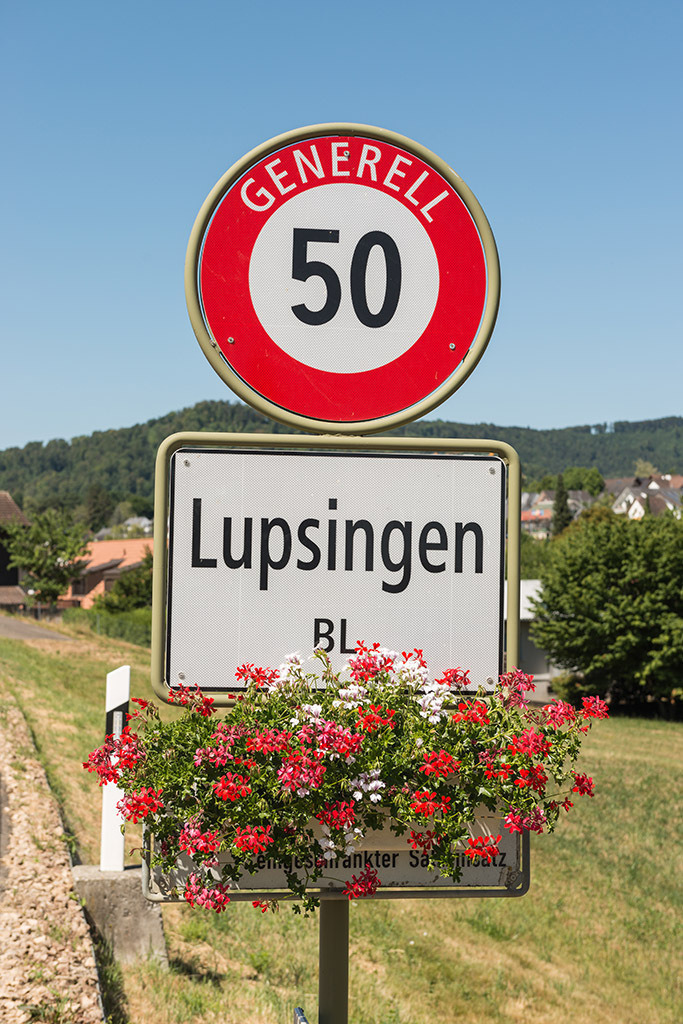 Ortstafel | in Lupsingen, Baselland, Schweiz - Realisiert mit Pictrs.com