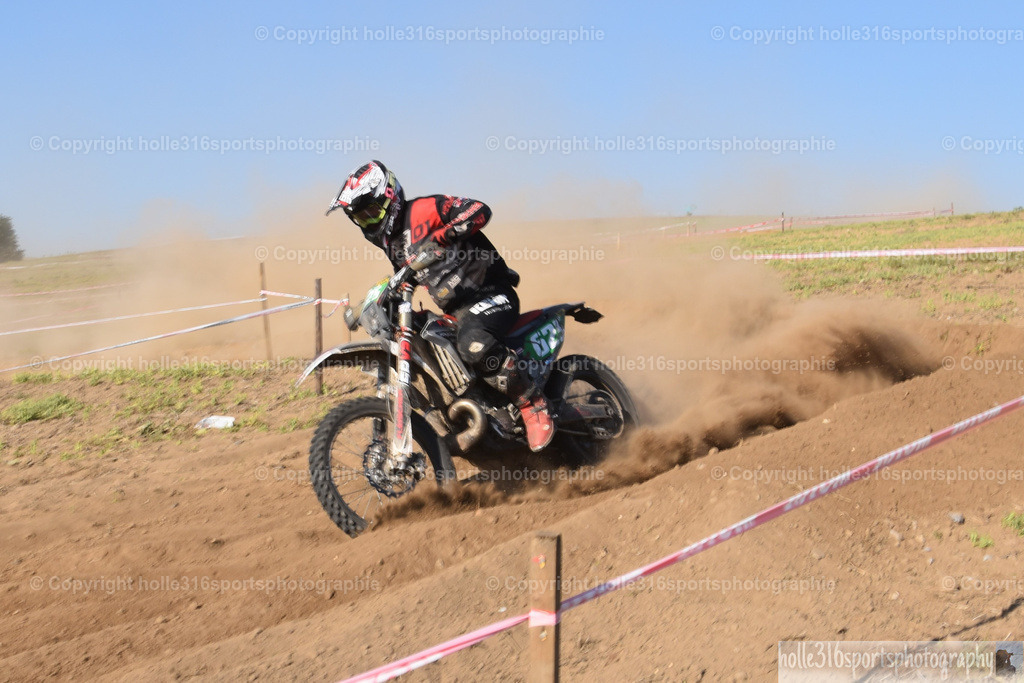 DSC_0387 | Sportfotografie , Motorsport, Motoross, Reitsport, Mointainbike, Enduro,
Landschaft , Outdoor, Eventfotografie, Landschaft, Bilder online bestellen - Realisiert mit Pictrs.com