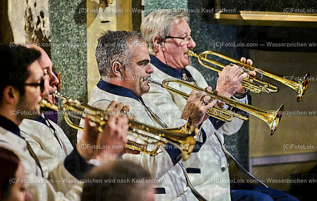 ALP4693_Wieselburger Brauereikapelle_Konzert | (C)FotoLois.com, Alois Spandl, WEIHNACHTSKONZERT der Betriebsmusikkapelle der Brauerei Wieselburg in der Pfarrkirche, durch´s Programm führte Pfarrer Daniel Kostrzycki, anschließende Verköstigung durch die Landjugend Wieselburg, Fr 8. Dez. 2023.