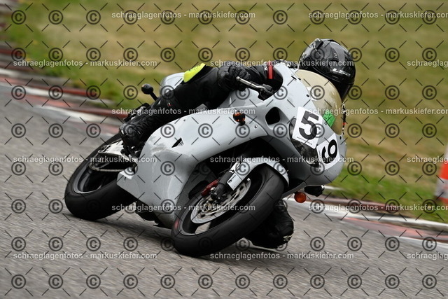 25bt02-1305 | markuskiefer.com - Realisiert mit Pictrs.com