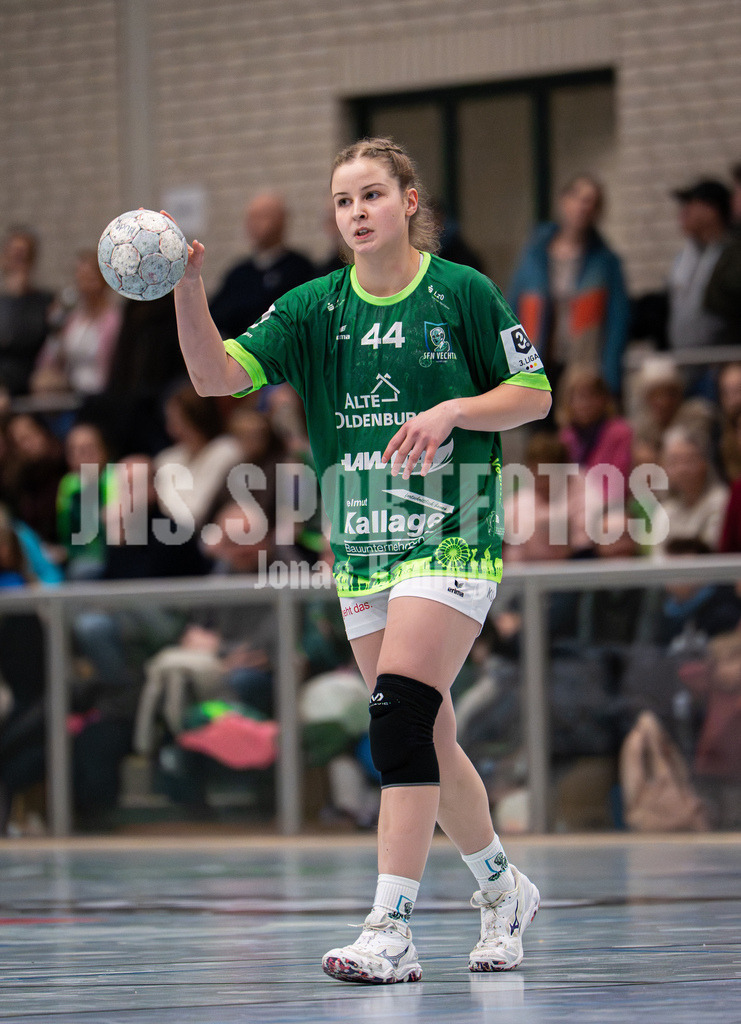 Handball I Frauen I Saison 2025-2026 I 3. Liga Staffel Nord I 13. Spieltag I SC SFN Vechta -Buxtehuder SV II-02 | Maya Janßen (44, SC SFN Vechta) - Realisiert mit Pictrs.com