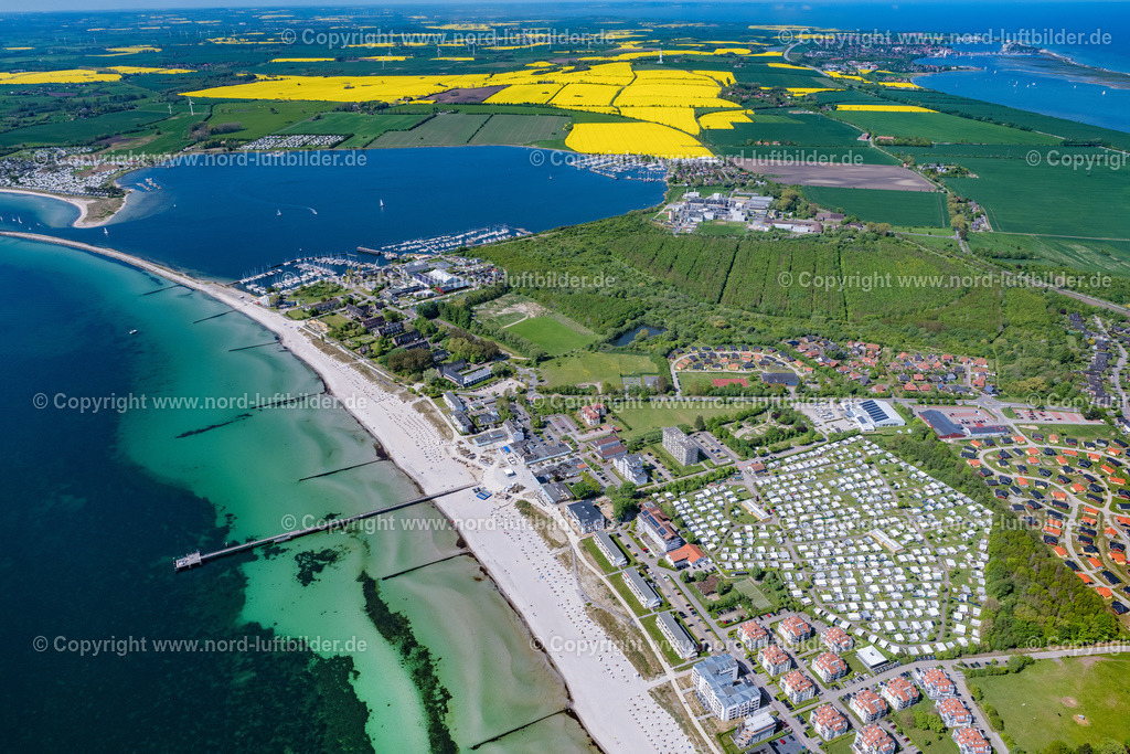 Grossenbrode_ELS_4612150522 | GROßENBRODE 15.05.2022 Ortsansicht an der Meeres-Küste der Ostsee in Großenbrode im Bundesland Schleswig-Holstein. // Townscape on the seacoast of Baltic Sea in Grossenbrode in the state Schleswig-Holstein. Foto: Martin Elsen