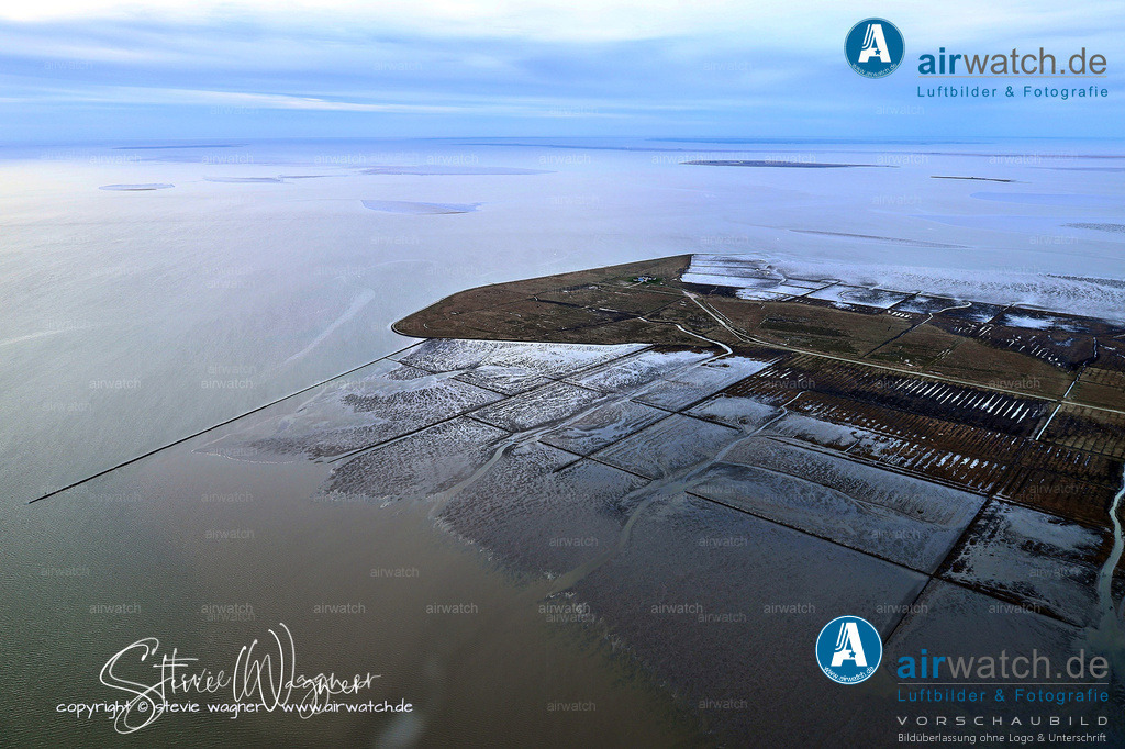 "Im Herzen der Hamburger Hallig: Entdeckungen im Vogelschutzgebiet und der Wattwerkstatt" | Nordsee, Hamburger Hallig, Luftbild, Luftaufnahme, aerophoto, Luftbildfotografie, Luftbilder • max. 6240 x 4160 pix 