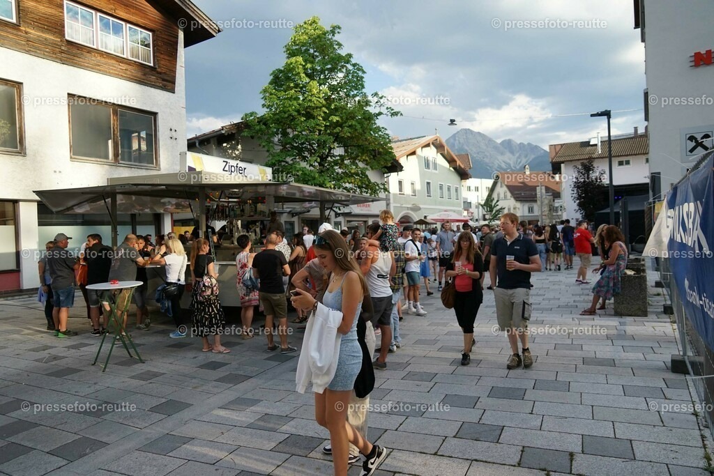 news-2023-Juli15-Marktfest_Reutte1-DSC06055 | Info aus dem Bezirk Reutte/Ausserfern Tirol sowie eine umfangreiche Bilddatenbank über die gesamte Region: Lechtal, Talkessel Reutte, Tannheimertal, Zwischentoren. Lech, Plansee, Zugspitze, Grenztunnel, B179, Fernpassstraße, Verkehr, Lawinen, Tradition, - Realisiert mit Pictrs.com