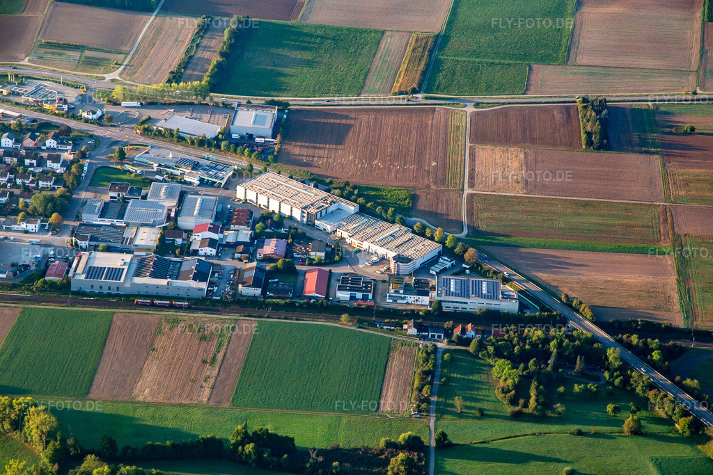 Luftbild: Winkel GmbH im Industriegebiet Am Illinger Eck in Illingen im Bundesland Baden-Württemberg in Deutschland. – Foto: IMG_138449.jpg vom 16.09.2023 durch Werner Riehm/FLY-FOTO.de – Auflösung des Originals: 5472 x 3648 px – Download