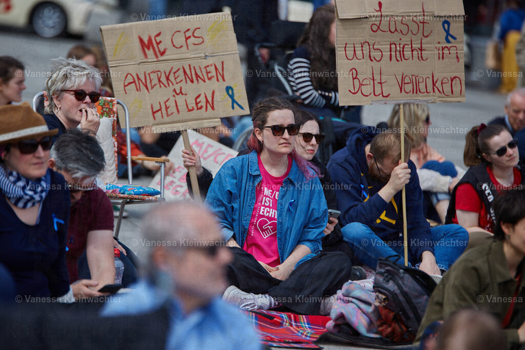 240511 LiegendDemoCFS_Hbf_15 | Vanessa Kleinwächter - Realisiert mit Pictrs.com
