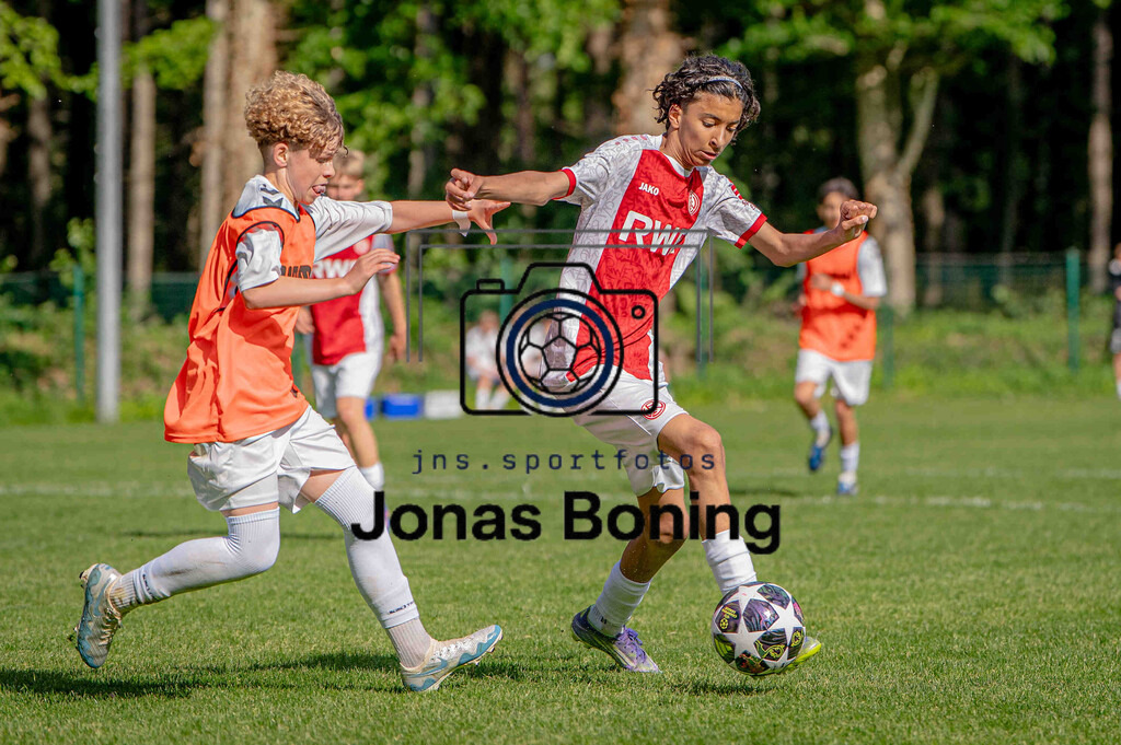 Fußball I C-Junioren I Saison 2025-2026 I Pfingsturnier Langförden I 12593 | jns.sportfotos - Realisiert mit Pictrs.com