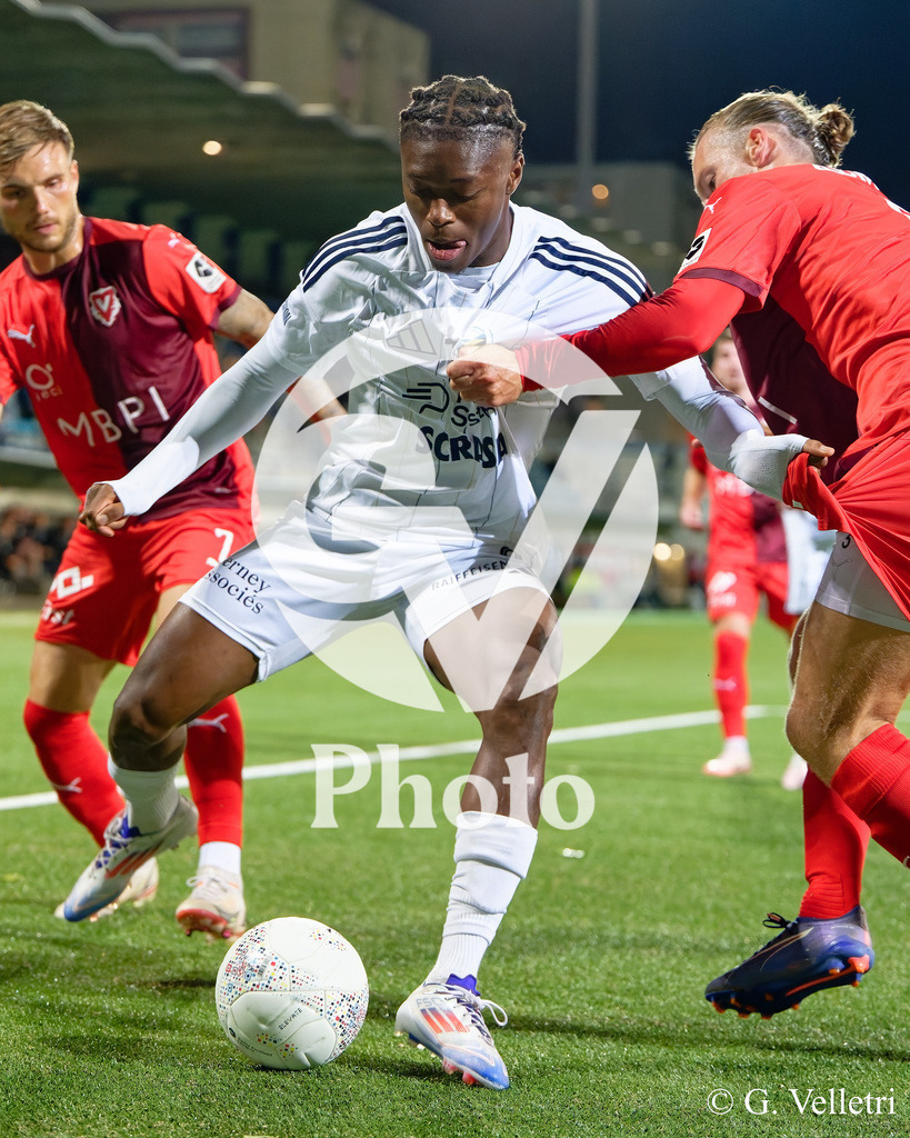 Challenge League - Etoile Carouge FC v FC Vaduz | Bonota Traoré (9 Etoile Carouge FC) in action during the Challenge League game between Etoile Carouge FC and FC Vaduz at Stade de la Fontenette in Carouge, Switzerland