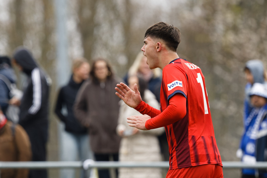 20260412-FCHS04_083 | 1.FC Heidenheim 1846 vs. FC Schalke 04, Fußball, U19, A-Junioren, NWL, U19-DFB-Nachwusliga, 2025/2026, 8. Spieltag, 12.04.2026 in Heidenheim, Walter-Birkhold-Jugendstadion (Foto: Michael Bulling) - Realisiert mit Pictrs.com