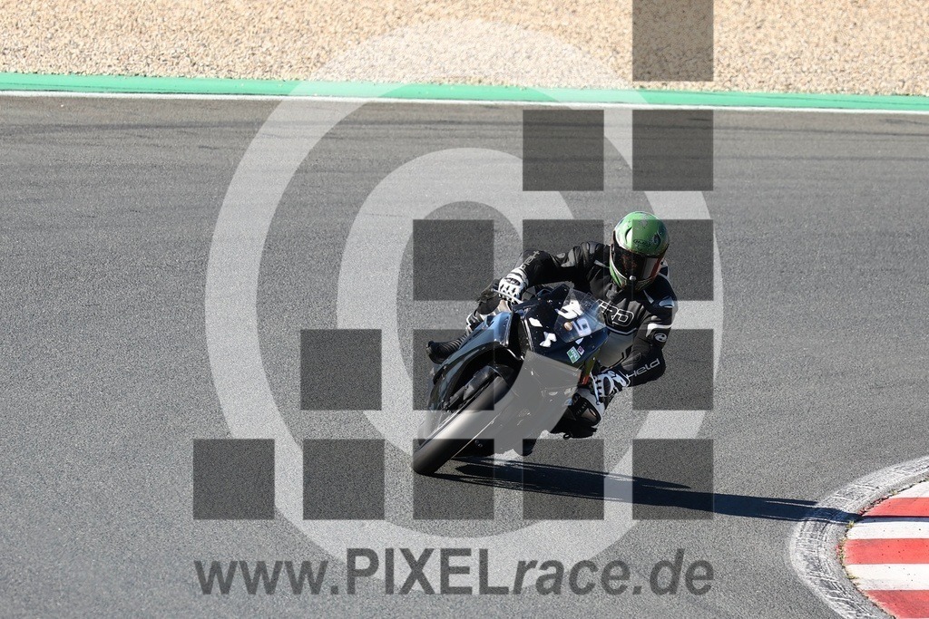 0059-20240609_13937 | Schöne Erinnerungen an spannende Momente - das festzuhalten ist unser Job. PIXELrace.de ist seit 2003 auf den Rennstrecken Europas unterwegs um die Action draußen beim Fahren und die wunderbare Stimmung imm Fahrerlager für euch einzufangen.