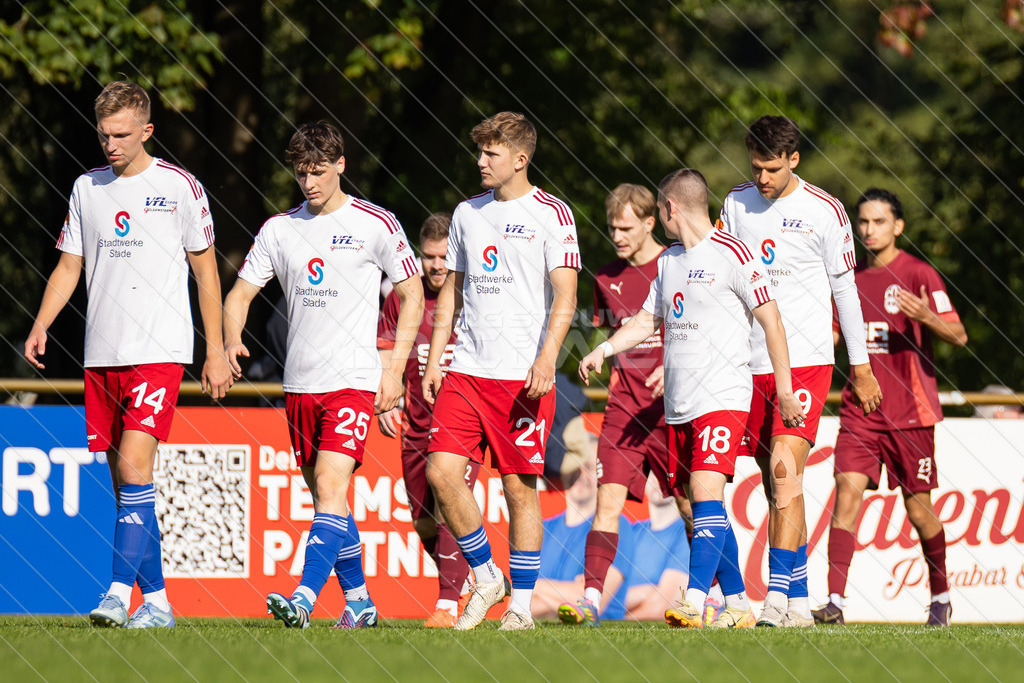 20250928_Picselweb-Fotografie_1R3_1192 | Spielszenen aus dem Spiel VfL Güldenstern Stade - Rotenburger SV. Ergebnis 0:3 - Realisiert mit Pictrs.com