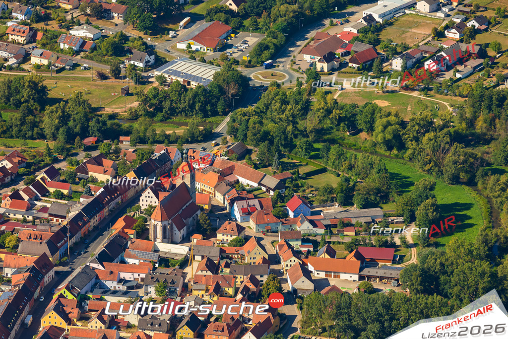 Luftaufnahme der Stadt Hahnbach - Die Luftaufnahme wurde 2025 vom UL-Flugzeug heraus erstellt ( keine Drohne ) - Hochauflösende Luftaufnahme - für professionelle Ausdrucke geeignet. Die Geschenkidee !Mit Lizenz und Bildrechte bestellbar
