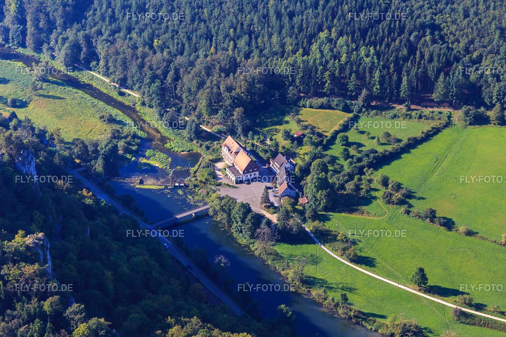 Hotel Neumühle im Donautal am Wasserkraftwerk http://www.neumuehle.de/ | Luftbild: Hotel Neumühle im Donautal am Wasserkraftwerk http://www.neumuehle.de/ im Ortsteil Neidingen in Beuron im Bundesland Baden-Württemberg in Deutschland. Foto: IMG_094218.jpg vom 27.08.2016 durch Werner Riehm/FLY-FOTO.de - Realisiert mit Pictrs.com